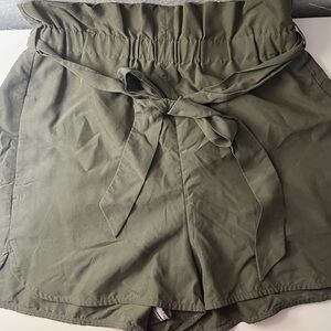 Express shorts with belt size S